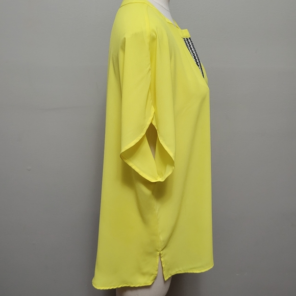 Cato yellow embroidered split neck blouse size xl - Picture 3 of 7